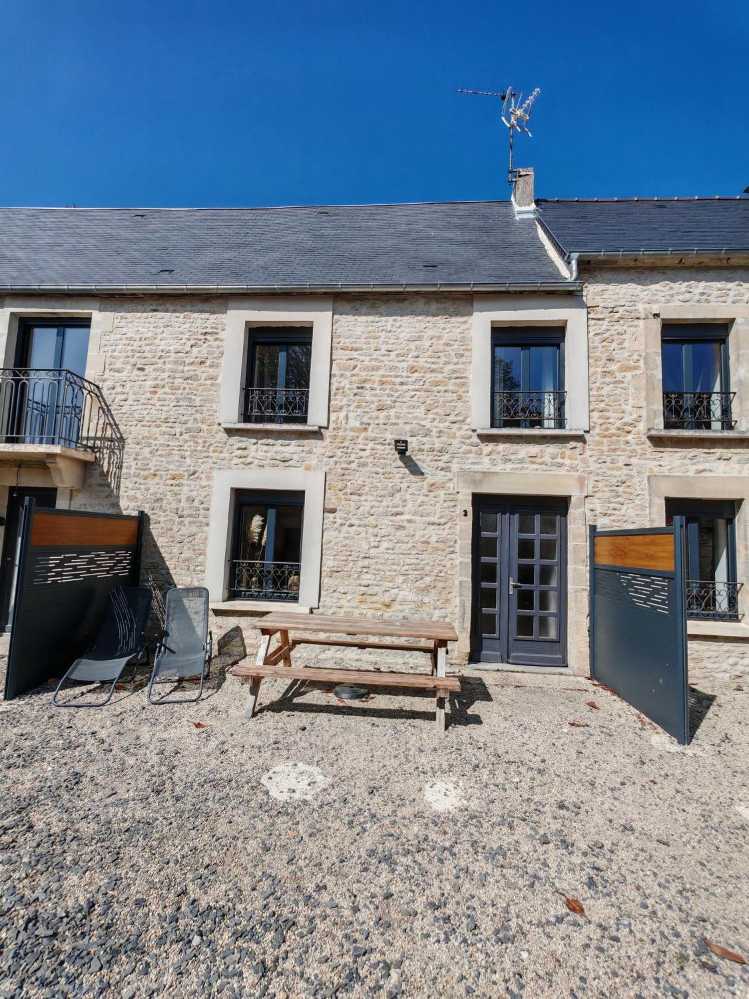 Le Domaine De La Gentilhommiere Situee Entre Bayeux Et Arromanches Les Bains Manvieux المظهر الخارجي الصورة